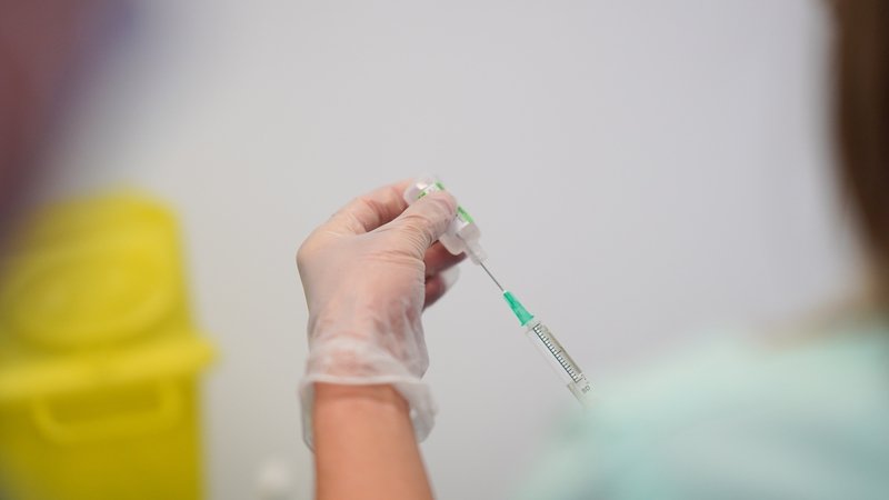 Minister announces that pharmacists are to commence COVID-19 vaccination Minister announces that pharmacists are to commence COVID-19 vaccination