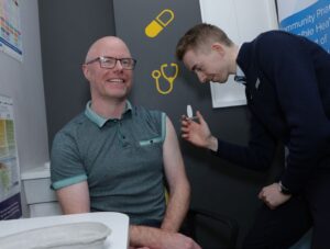 Minister for Health and Chief Medical Officer receive their flu vaccine in pharmacies